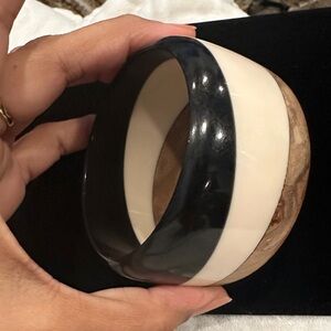 Elegant Black and Cream Bracelet